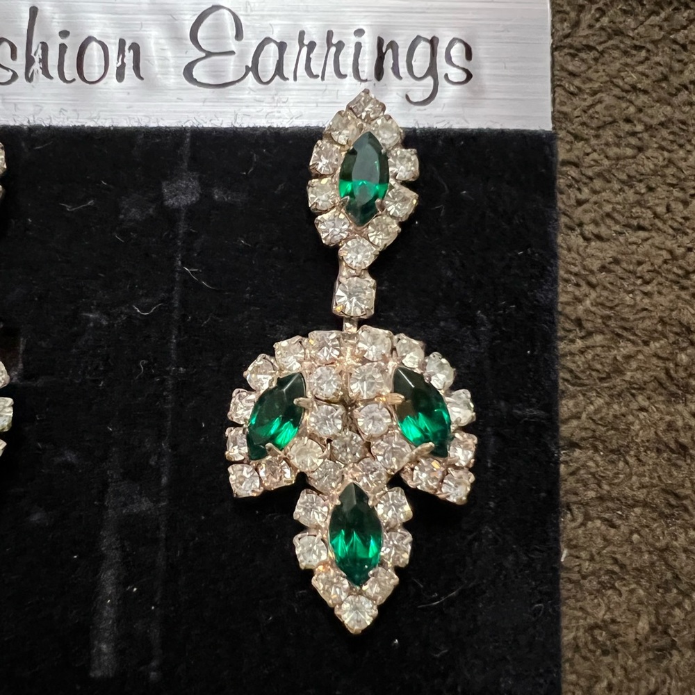Formal/Prom Earring - Picture 3 of 3